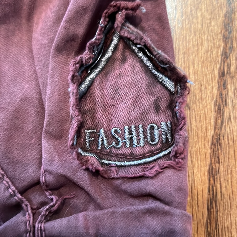 Stone Touch Burgundy Cargo Shorts Size 33 - Picture 7 of 9